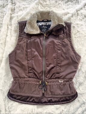 NILS Brown Quilted Vest with Cream Sherpa Collar